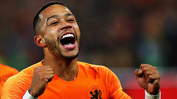 Memphis Depay oranje spel, Total transformation, Lyon player observation, Footballing journey HD wallpaper