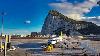 Calpe lounge, Gibraltar airport, Priority pass, Travel review HD wallpaper