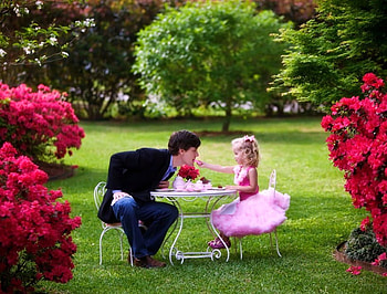Tea in the park, table, tea time, dishes, sharing, man, daughter, park, pink dress, love, trees, flowers, father, child HD wallpaper
