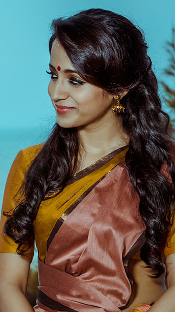 Trisha Krishnan, tamil actress, saree beauty, sexy gorgeous HD phone wallpaper