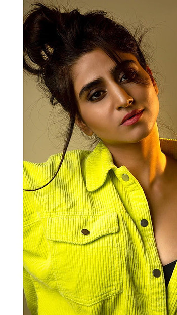 Varshini sounderajan, telugu actress, model HD phone wallpaper