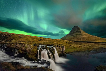 Kirkjufell, Iceland Under the Northern Lights, iceland, nature, waterfalls, northern lights HD wallpaper