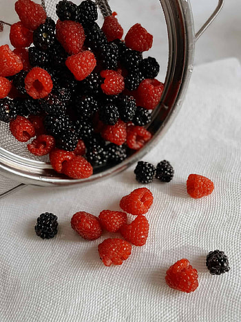 Blackberry and raspberry, Berries HD phone wallpaper
