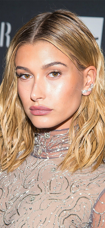 Hailey Bieber , quality, Stunning backgrounds, Celebrity fashion HD phone wallpaper