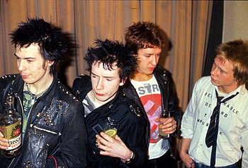 Sex Pistols music, Loud and intense, Uncompromising sound, Sonic rebellion HD wallpaper