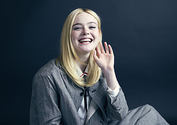 Elle Fanning, beautiful smile, 2020 HD wallpaper
