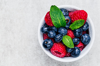Food, Raspberry, Bilberries, Berries, Mint HD wallpaper