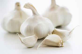 Garlic soup, Cold and flu relief, Nourishing recipe, Comforting remedy HD wallpaper