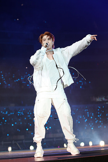 BTS SUGA, music, entertainment HD phone wallpaper