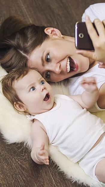 Mom And Baby, Selfie HD phone wallpaper