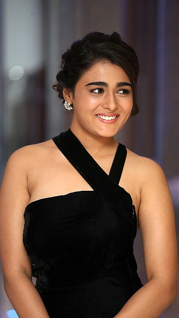 Shalini Pandey, South, Actress HD phone wallpaper