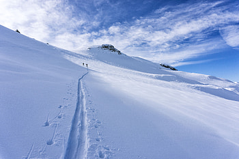 Nature, Snow, Mountain, Silhouettes, Slope, Track, Trace, Skiers HD wallpaper