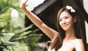Kwon Yuri, , Asia's pop sensation, Mesmerizing visuals HD wallpaper