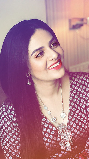 Sreemukhi, model, actress HD phone wallpaper
