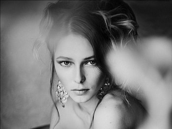 Eternality's Eyes, think, portrait, black and white, eyes, face, beautiful, feel, woman HD wallpaper