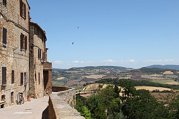 Montepulciano Pienza, Travel review, Authentic Italian experience, Hildegard's perspective HD wallpaper