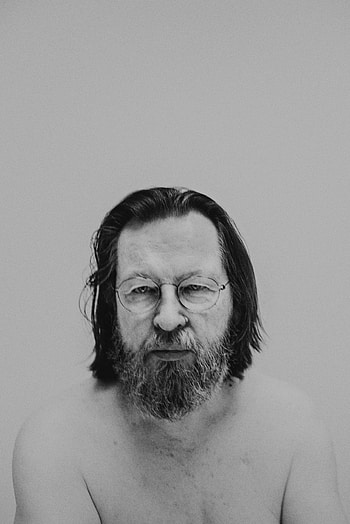 Lars von Trier, Cinematic inspiration, Creative concepts, Directorial vision HD phone wallpaper