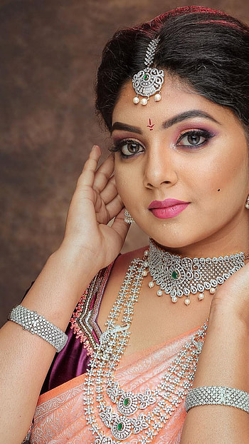Bindu gowda, kannada influencer, model, saree beauty, bindhu gowda HD phone wallpaper