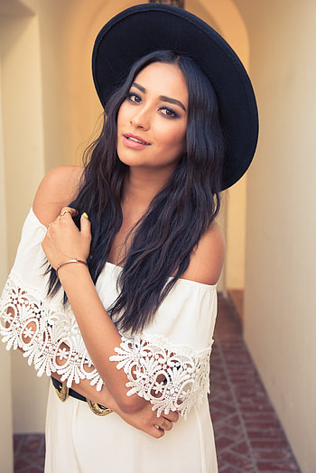 Shay Mitchell, Canadian actress HD phone wallpaper