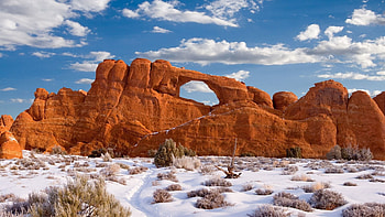 Skyline Arch, Arches National Park HD wallpaper