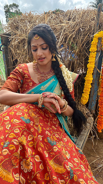 Haripriya, kannada actress HD phone wallpaper