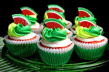Mouth-watering cupcakes, backgrounds, Delectable treats, Sweet indulgence HD wallpaper