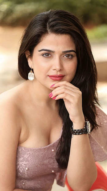 Ayesha singh, telugu actress, cleavage HD phone wallpaper