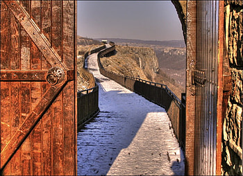 Door to the past, wooden, clif, graphy, nice, old, wood, door, snow, bulgaria, bridge, nature HD wallpaper