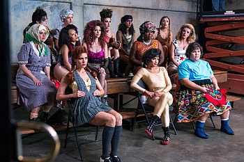 New season of glow, proudly defiant, camp eighties pageant HD wallpaper