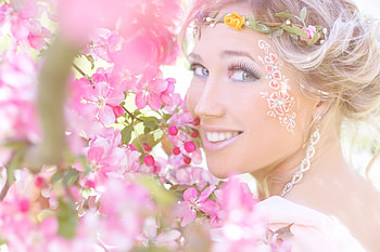 Flower Tree Beauty, pink, make up, women, flowers, flower tree, beauty, wreath HD wallpaper