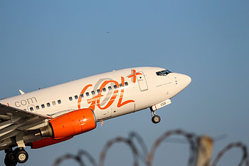 Gol Linhas Aereas, Boeing 737 collision, Azul Embraer E190, Aviation incident HD wallpaper