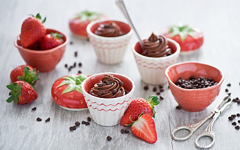 Chocolate Strawberry Cream, sweet, strawberry, chocolate, delicious, fruits, food, fruit, , cream HD wallpaper