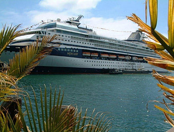 mercury cruise ship, length 866ft, 12 decks, 1886 passengers HD wallpaper
