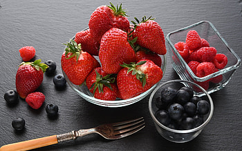 Berries, food, strawberries, blueberries, fruit, raspberries HD wallpaper