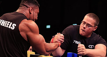 Larry Wheels vs Aleksandr Beziazykov, Arm Wrestling HD wallpaper