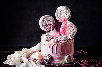 Meringue cake, Decadent dessert, Fancy confection, Elegant delight HD wallpaper
