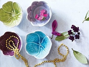 beautiful decoration, cups, colorful, beads, petals, beautiful HD wallpaper