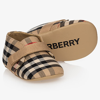 Burberry check, Pre-walker shoes, Childrensalon outfit, Iconic brand HD phone wallpaper