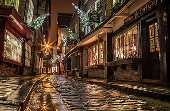Houses, Windows, New Year, Night, Shine, Light, Miscellanea, Miscellaneous, Road, Christmas, Evening, Street, Paving Stones, Sett, Shops, England HD wallpaper