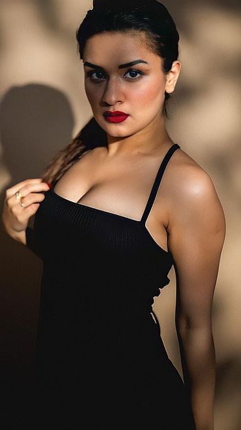 Avaneet Kaur, bollywood actress HD phone wallpaper