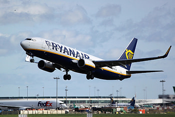 Ryanair, Travels, Special spotting, Infinite Flight Community HD wallpaper