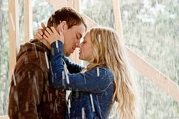 ROMANTIC COUPLE, couple, romantic, rain, love HD wallpaper