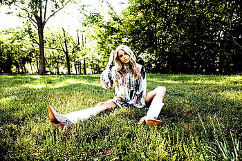 Stretch, cowgirls, ranch, blondes, boots HD wallpaper