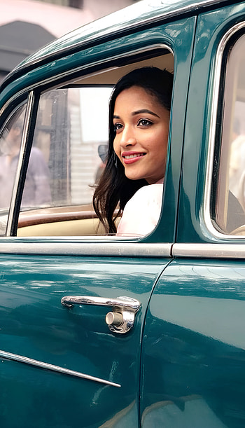 Srinidhi shetty, automotive_design, motor_vehicle, kgf2 HD phone wallpaper