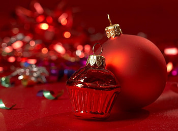 Holidays, Close-Up, Christmas Decorations, Christmas Tree Toys, Attributes, Red Background HD wallpaper