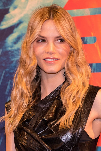 Sylvia Hoeks, Movies, Hot , Sexy body HD phone wallpaper