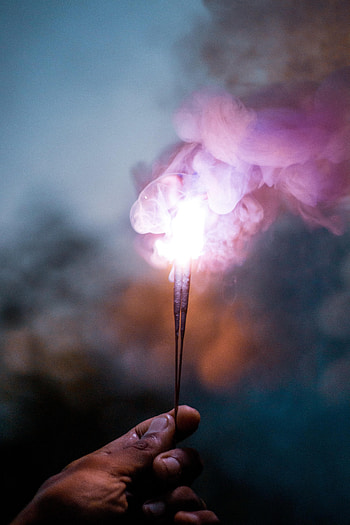 Smoke, Shine, Light, Hand, Miscellanea, Miscellaneous, Bengal Lights, Sparklers HD phone wallpaper