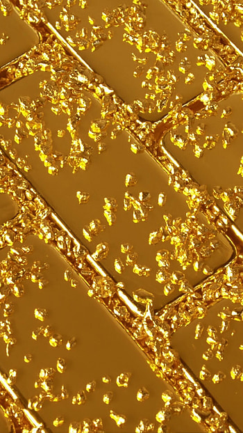Golden , Elegant design, Luxury visuals, Glamorous appeal HD phone wallpaper