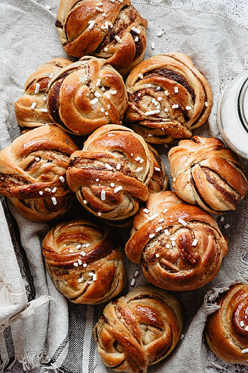 Swedish cardamom buns, Bun HD phone wallpaper