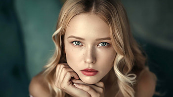 Grey Eyes Blonde Girl Model With Red Lipstick Is Sitting In Blur Background Girls HD wallpaper
